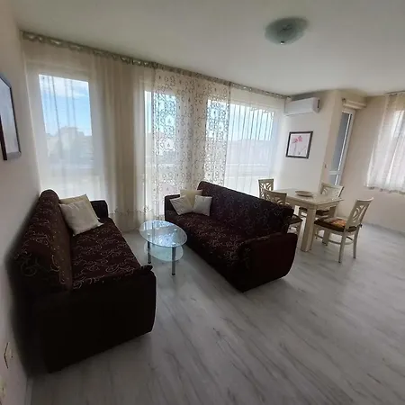 Апартамент Sunny And Spacious - Quiet Area In By Flat Mаnager