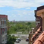 Sunny And Spacious - Quiet Area In By Flat Mаnager